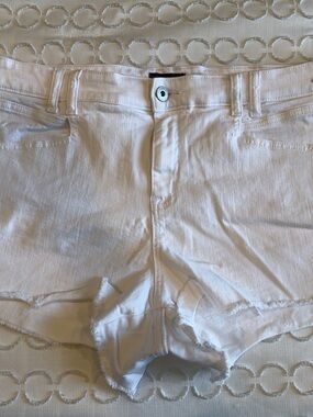 torrid White Shorty Shorts Frayed Hem Denim Shorts